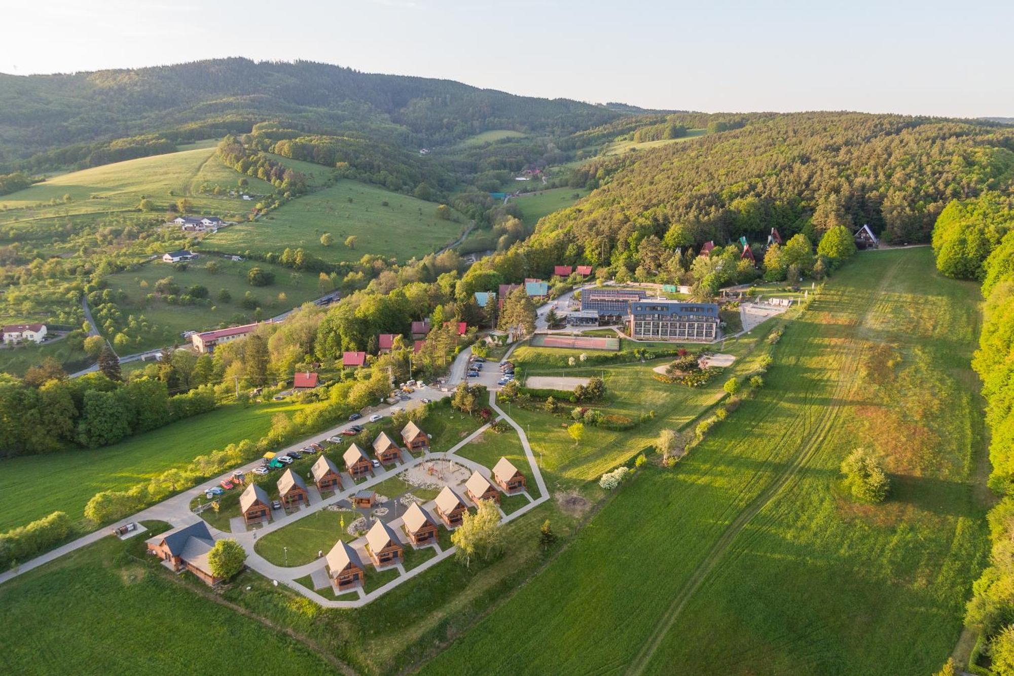 Hotel Vega Luhačovice Buitenkant foto