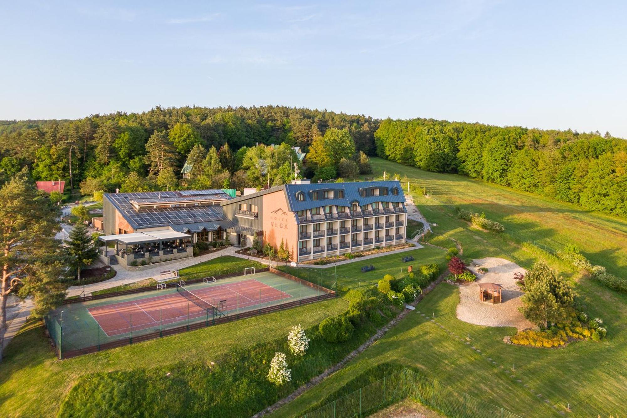 Hotel Vega Luhačovice Buitenkant foto